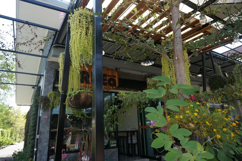 Hotel The Rhea Udon Thani Esterno foto