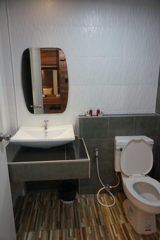 Hotel The Rhea Udon Thani Esterno foto
